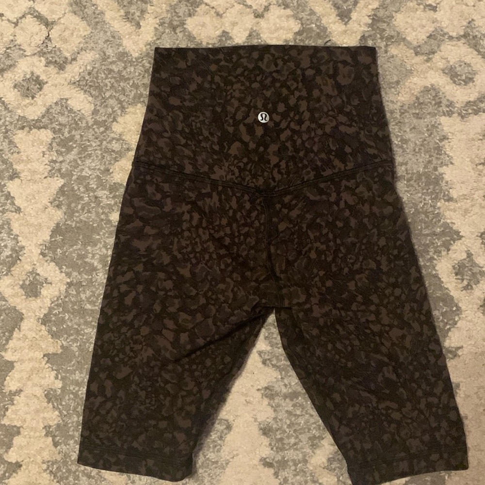 Lulu lemon 8 inch biker shorts